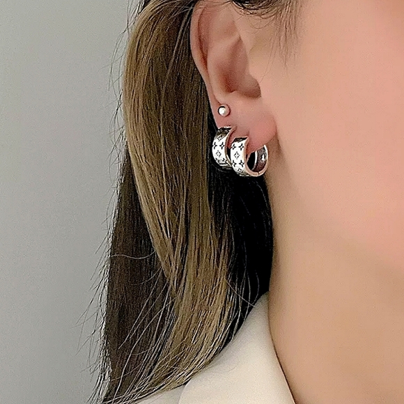 Silver Luxury Four Leaf Clover Earrings Hoop Huggie Minimalist - Picture 3 of 11